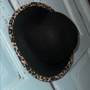 Leopard Trim Black Hat